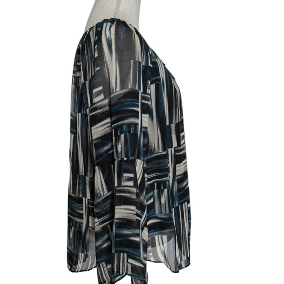 ❤️PERFECT for FALL!!  PRETTY PRINT TOP w/ATTACHED CAMI     LARGE - Picture 5 of 9